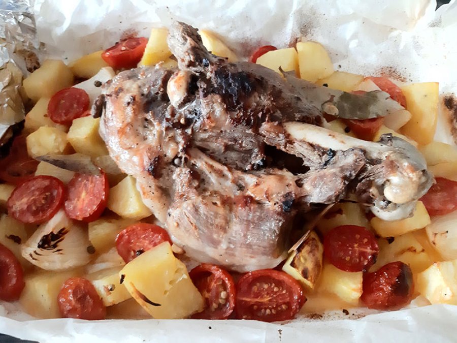 Domatesli Kuzu Kapama