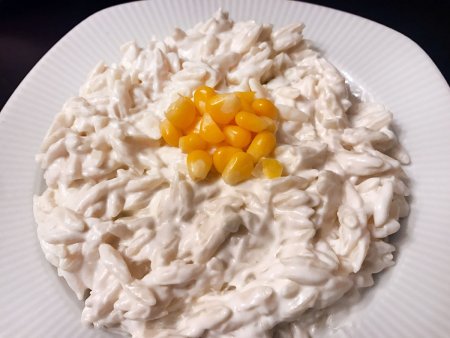 Yoğurtlu Arpa Şehriye Salatası