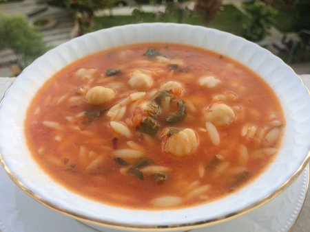 Arpa Şehriyeli Nohut Çorbası