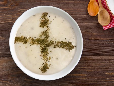 Arpa Şehriyeli Yoğurt Çorbası