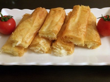 Baklavalık Yufkadan Peynirli Börek