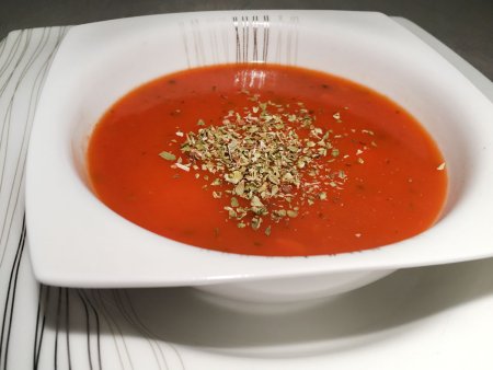 Erişteli Domates Çorbası (Ege Usulü)