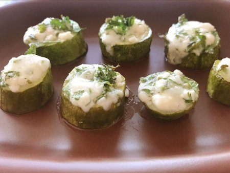 Fırında Beyaz Peynirli Kabak Dilimleri