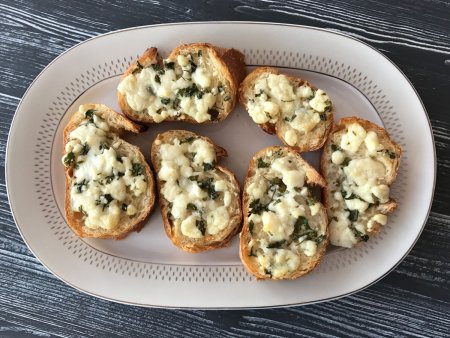 Fırında Peynirli Ekmek