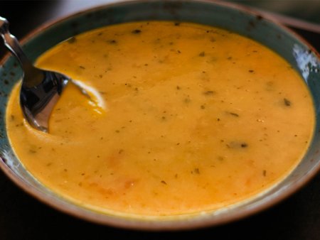 İrmik Çorbası