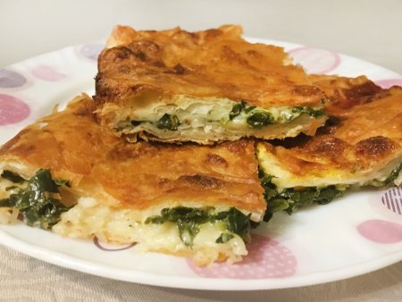 Ispanaklı Kaşarlı Börek