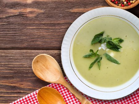 Naneli Bezelye Çorbası