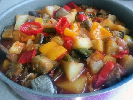 Patatesli Sebze Yemeği