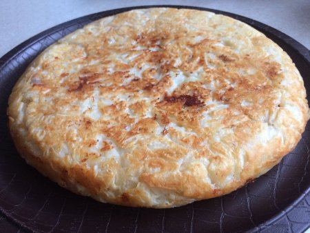 Sucuklu Tava Börek