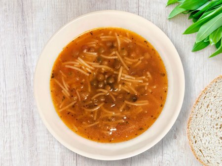 Tel Şehriyeli Yeşil Mercimek Çorbası