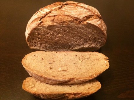 Tereyağlı Çavdar Ekmeği