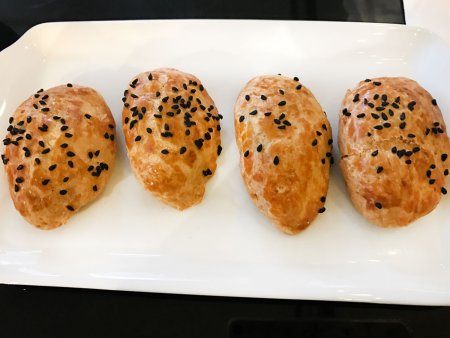 Yeşil Zeytinli Poğaça