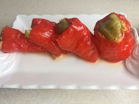  Zeytinyağlı Kırmızı Biber Dolması